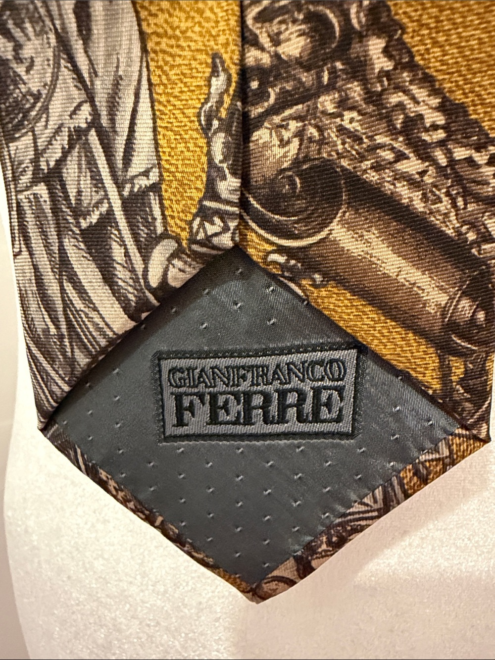 Gianfranco Ferre Vintaged Gold and Brown Baroque Patterned Silk Tie